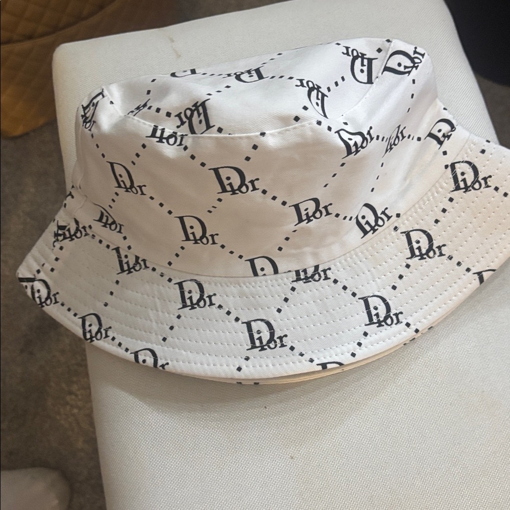 Dior Bucket Hat - image 5
